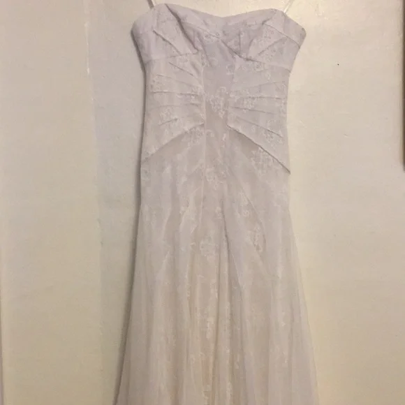 Stunning BCBG Maxazria dress - Picture 2 of 10